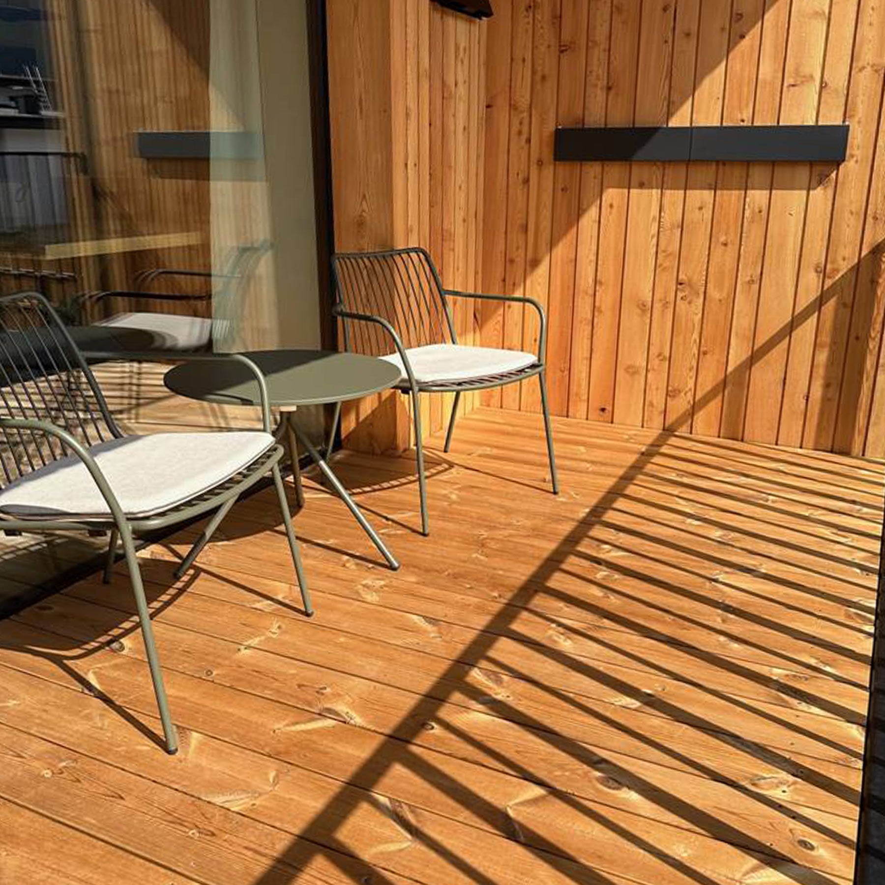 foxydry hide premium aluminium antrhacite wall mounted drying rack hotel innerhofer view 03