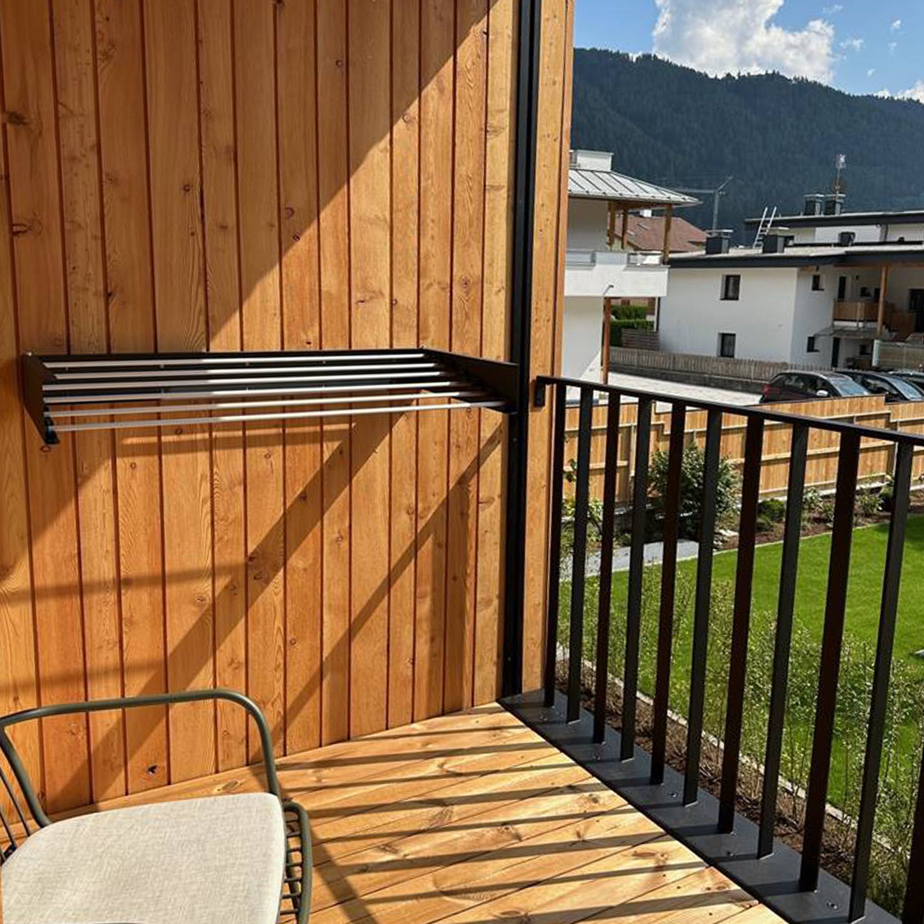 foxydry hide premium aluminium antrhacite wall mounted drying rack hotel innerhofer view 04